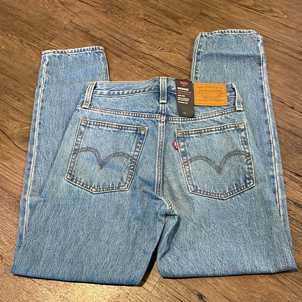 Levi’s | Wedgie Fit Ankle Women’s Jeans in Athens Pushed - Light Wash - Picture 5 of 13